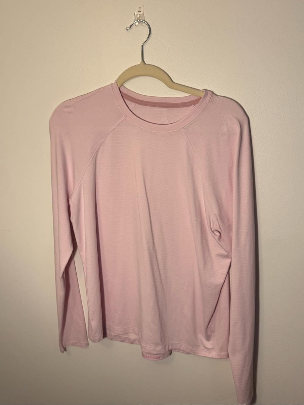 Lululemon License to Train Classic-Fit Long-Sleeve Shirt in size 8, Meadowsweet